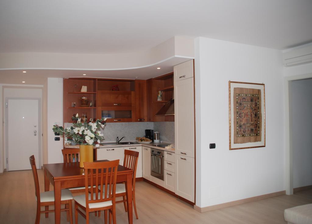 Bella Piazza Apartamento Colico Quarto foto